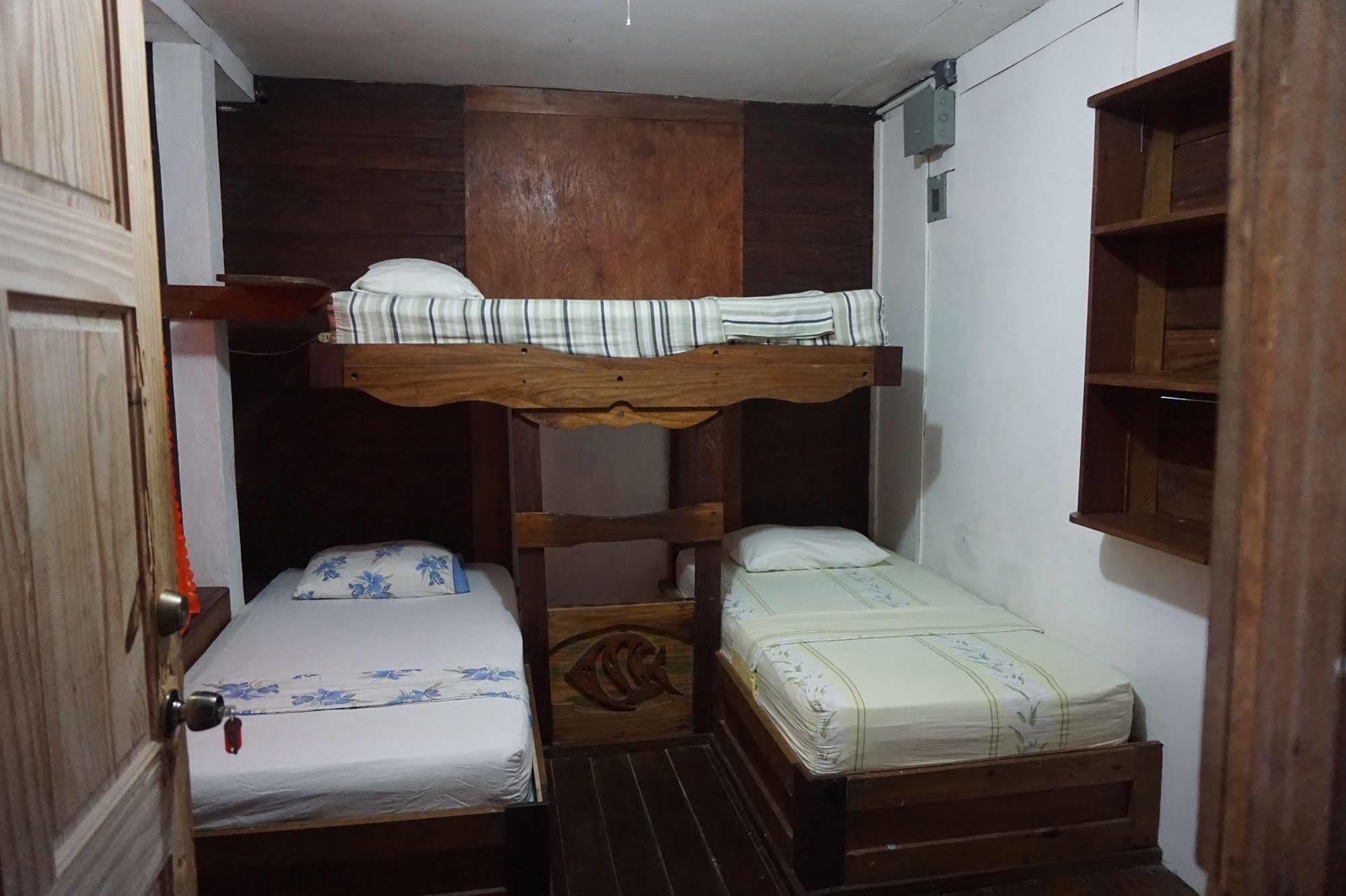 Spanish By The Sea - Bocas Bocas del Toro Exterior foto